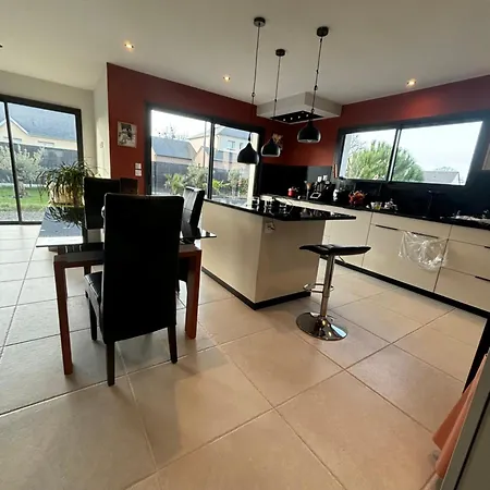Villa Jolie Maison Neuve à 4km De La *